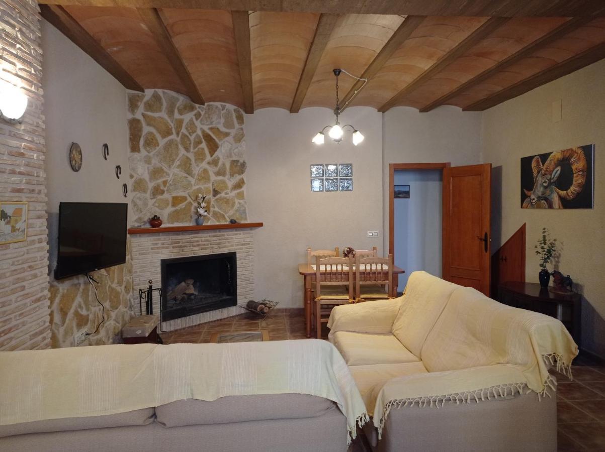 Casa Camille.Villares Elche De La Sierra Bagian luar foto